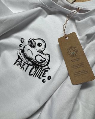 Tohle tríčo seženeš na našem eshopu ✌️ a spousty dalších kousků 😌 Mrkni na 👉 www.chillfaktory.cz👈 Pěknej den lidi, chill 😎...